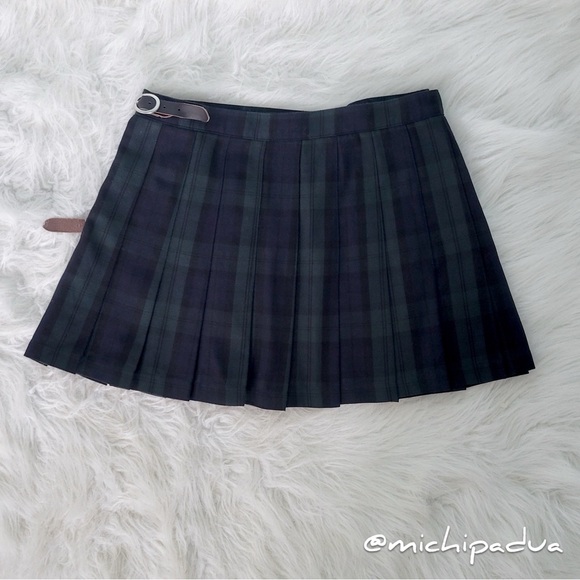 Brandy Melville Adjustable Waist Plaid Mini Skirt in Black and Green - Picture 11 of 13